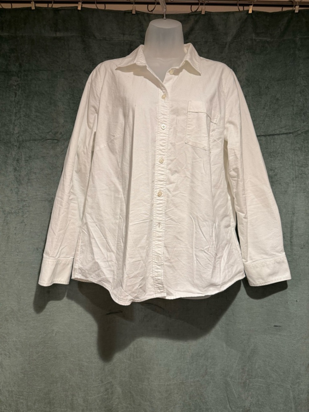 Classic White Fitted Women’s Cotton Button-Up Shirt